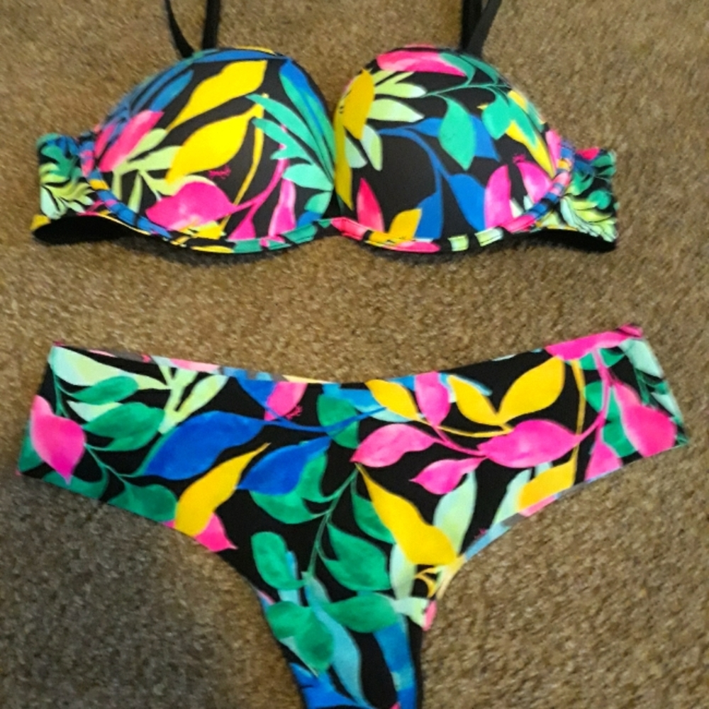 Pink Tropical Set 36B Bra and Large Thong NWT